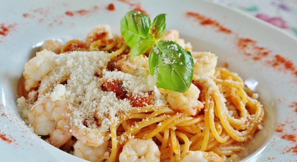 spaghetti, noodles, tomatoes