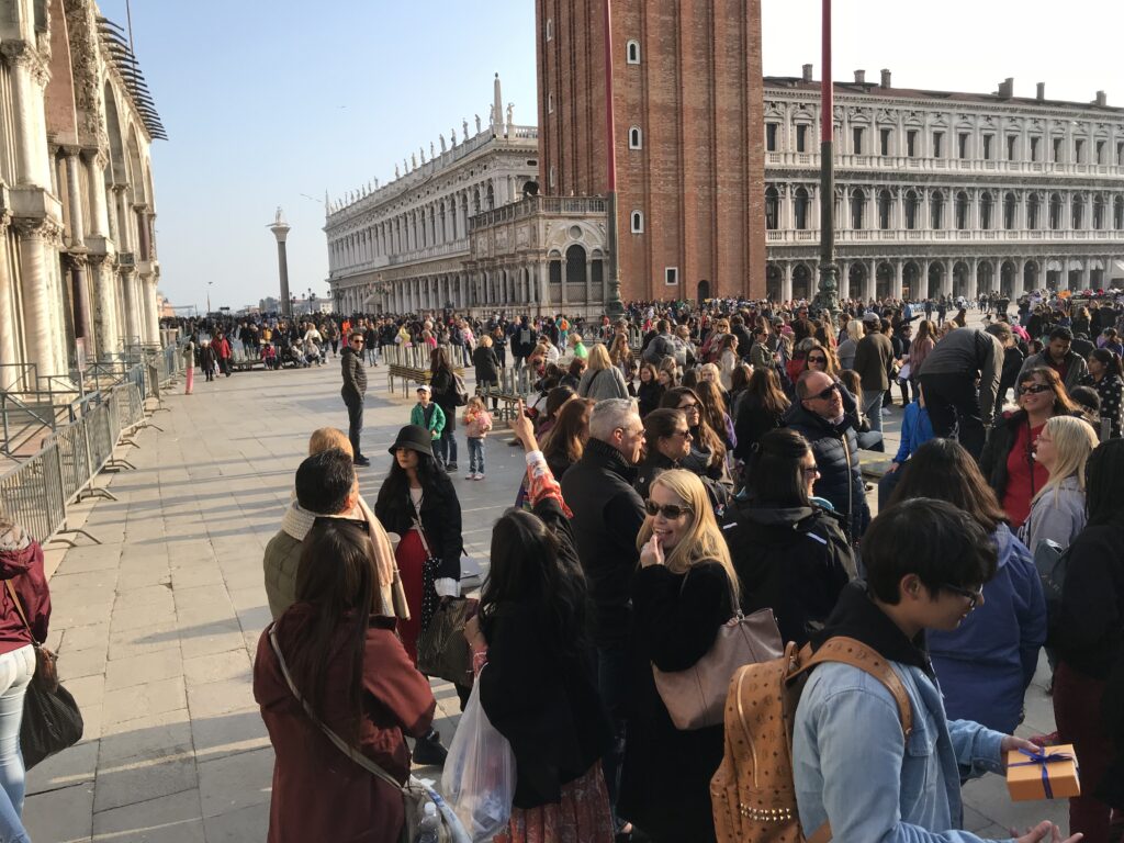 Full day guided trip to Venice from Lake Garda